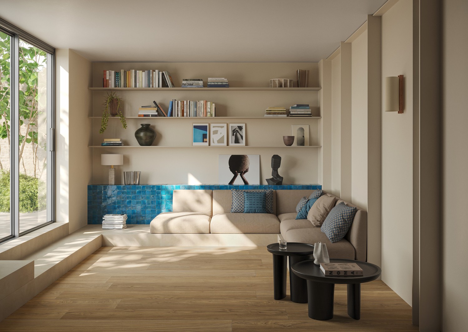 Śródziemnomorski salon z niebieską płytką i narożnikiem. fot. Marazzi
