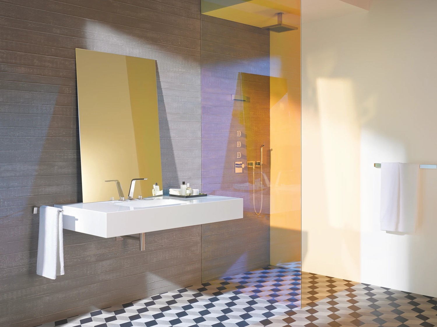 Minimalistyczna łazienka z dużą umywalką i walk-in, fot. Dornbracht