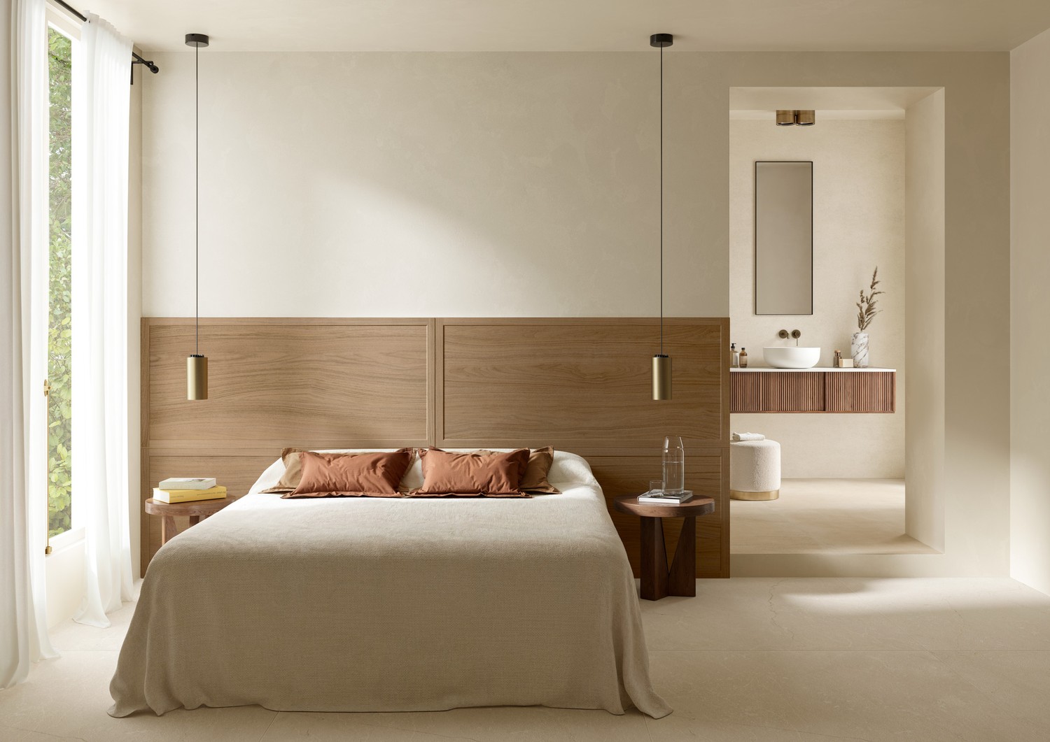 Japandi sypialnia z łazienką i drewnem. fot. Marazzi
