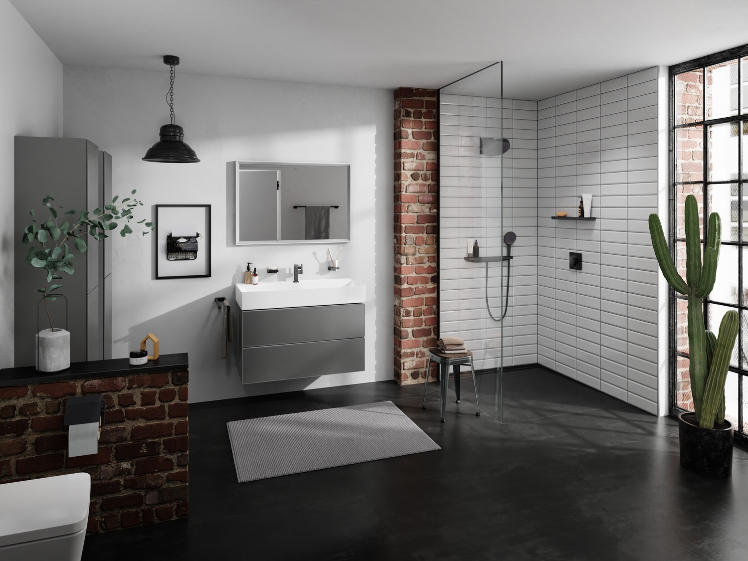 Industrialna łazienka z walk-in i cegłą fot. Hansgrohe