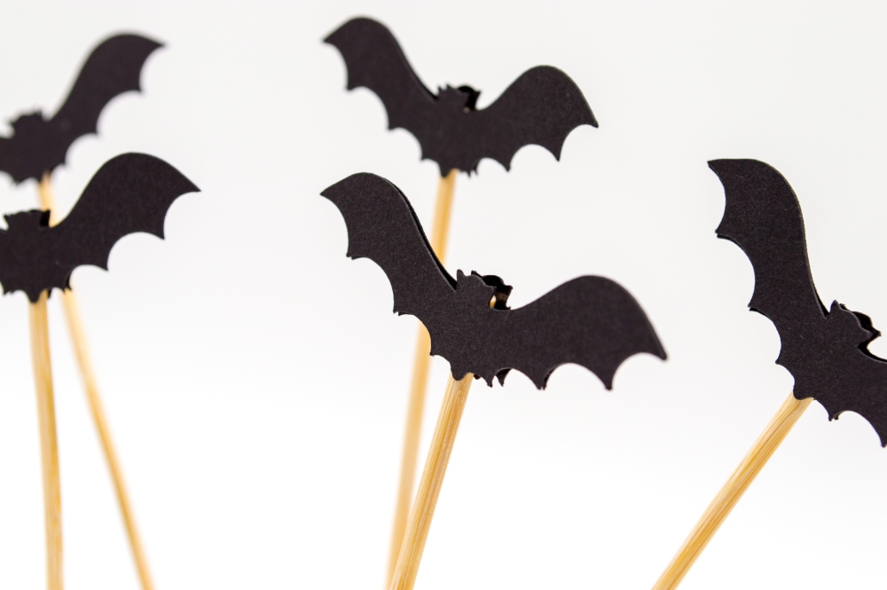 nietoperz halloween, jak zrobić nietoperza na halloween, papierowe nietoperze