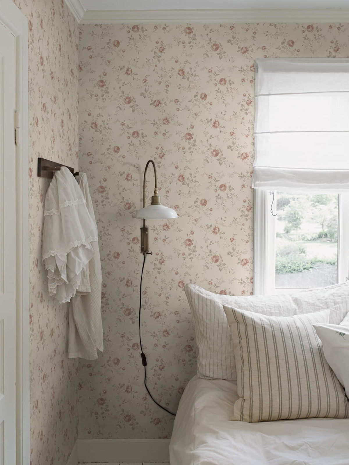 Boras Tapeter 6929 Newbie Rose Garden Beige