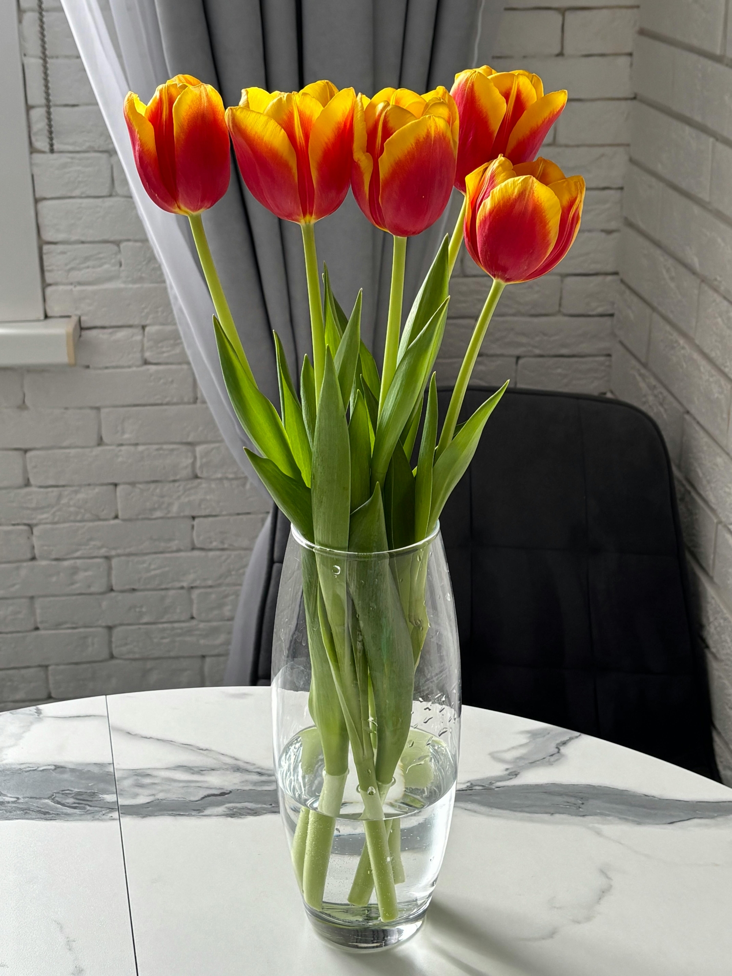 Tulipany w wazonie