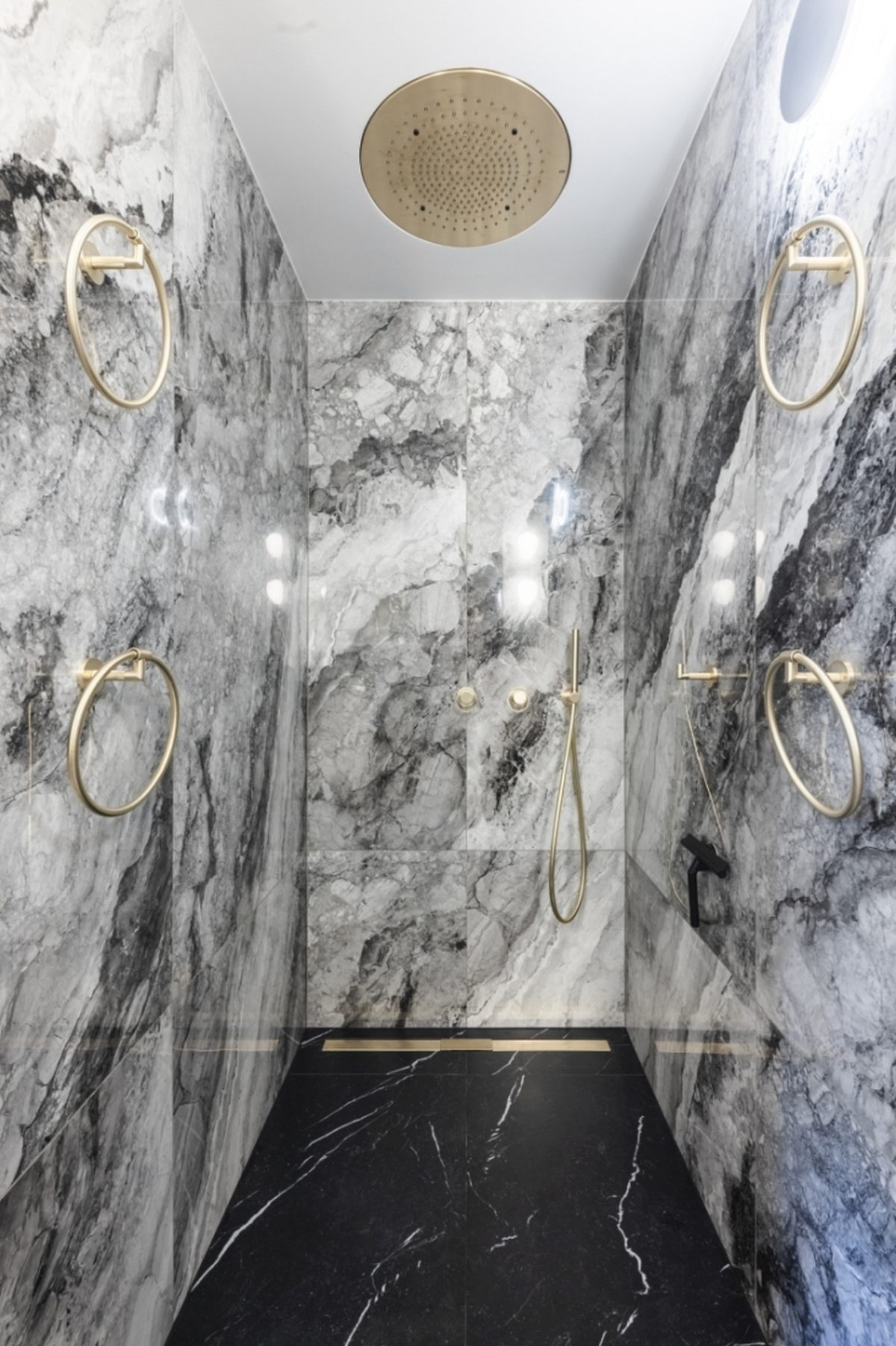 Materiały, prasowe, projekt: masz.design. zdjęcia: Adam Burdyło