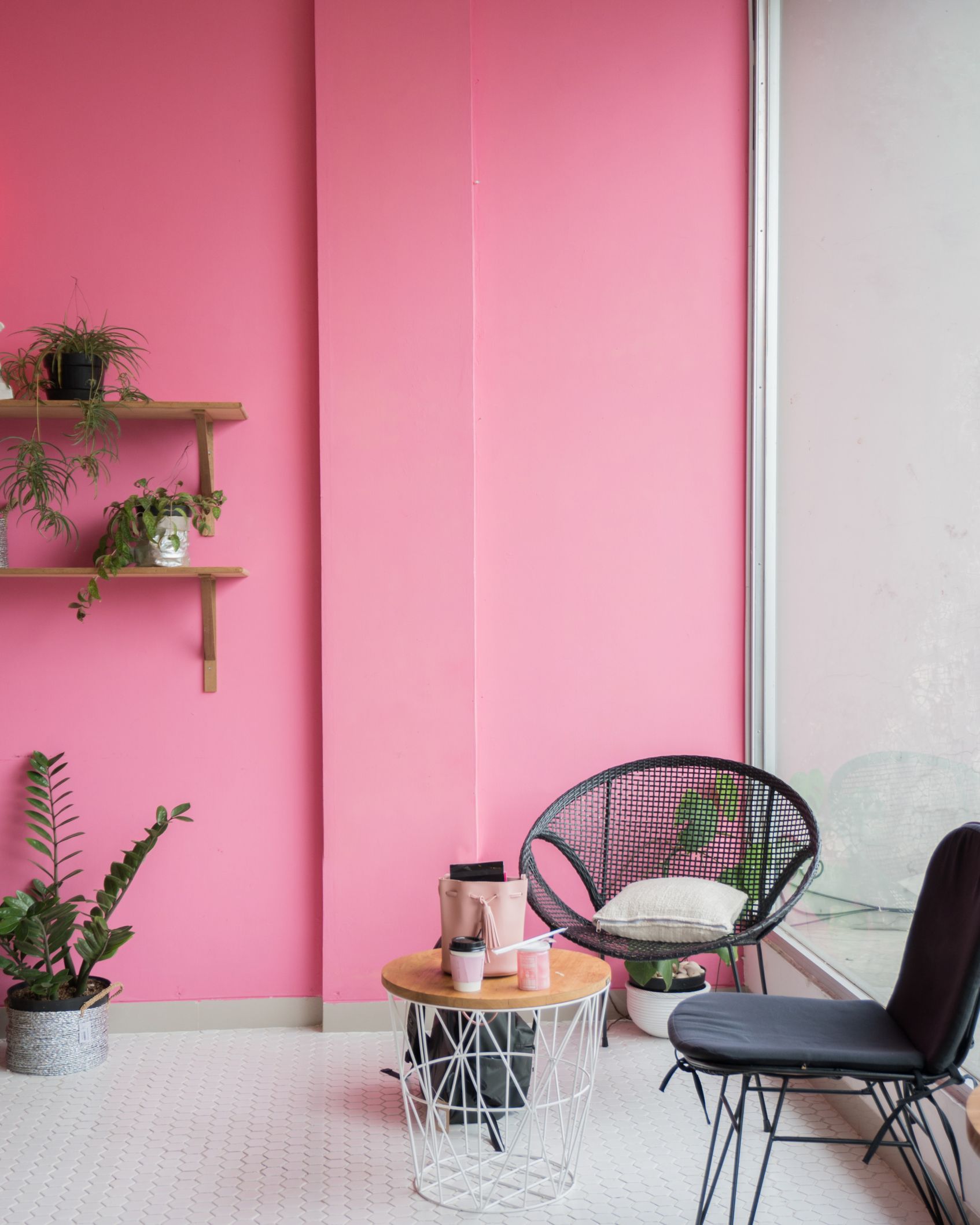 modne kolory scian w mieszkaniu millennial pink roz pomysly aranzacje inspiracje dekoportal