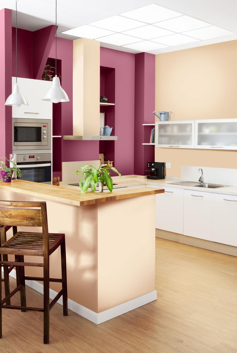 bordowa kuchnia, bordowe ściany w kuchni, bordowa farba w kuchni