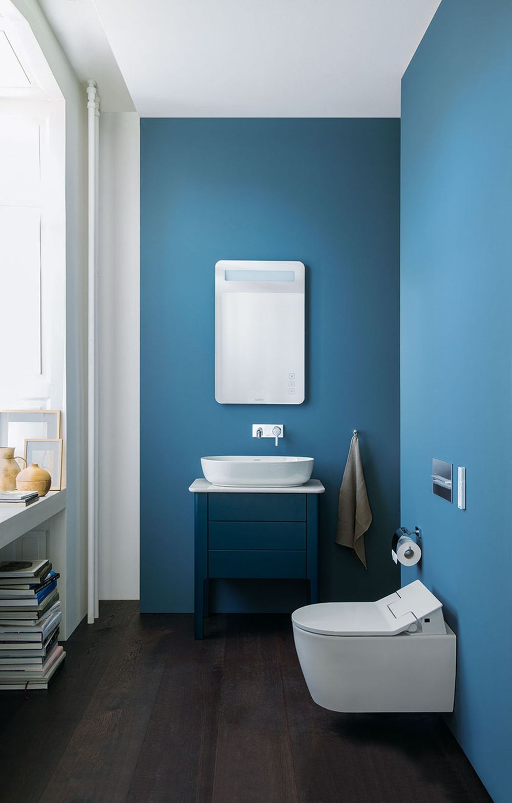 niebieska łazienka, kolor niebieski w łazience, niebieskie ściany w łazience