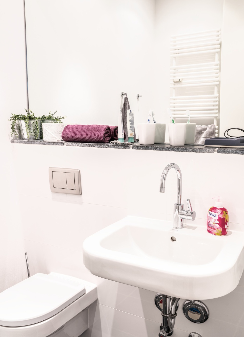 Mała umywalka do WC - www.dekoportal.pl umywalka w wc, toaleta z umywalką, mała umywalka do wc