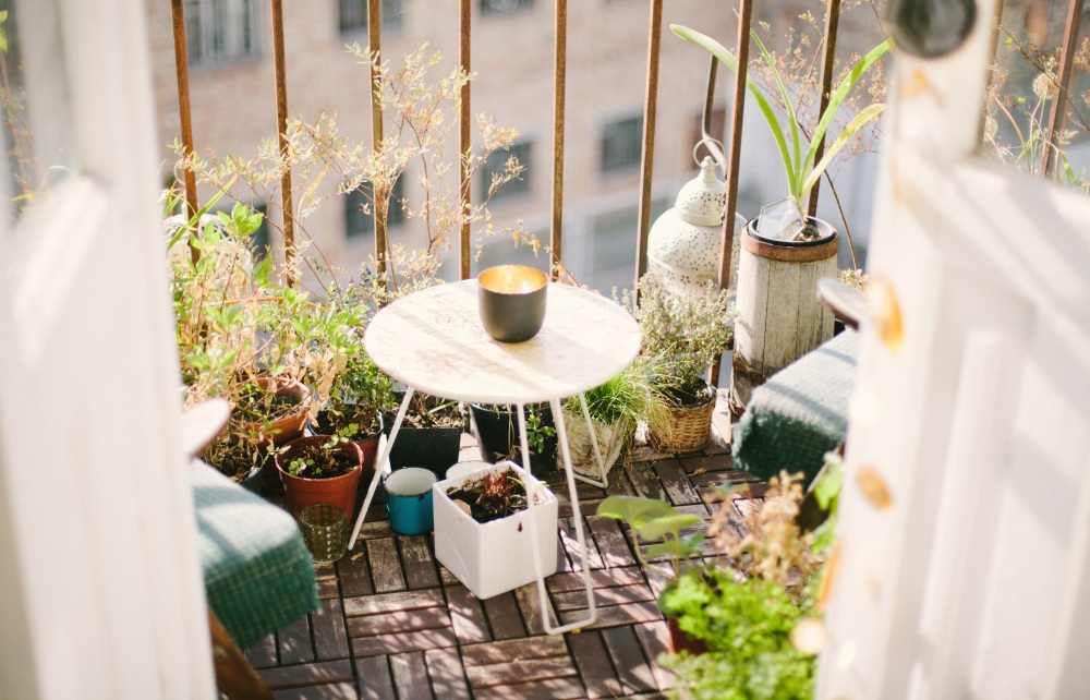 ozdoby na balkon, mały balkon, jak urządzić mały balkon