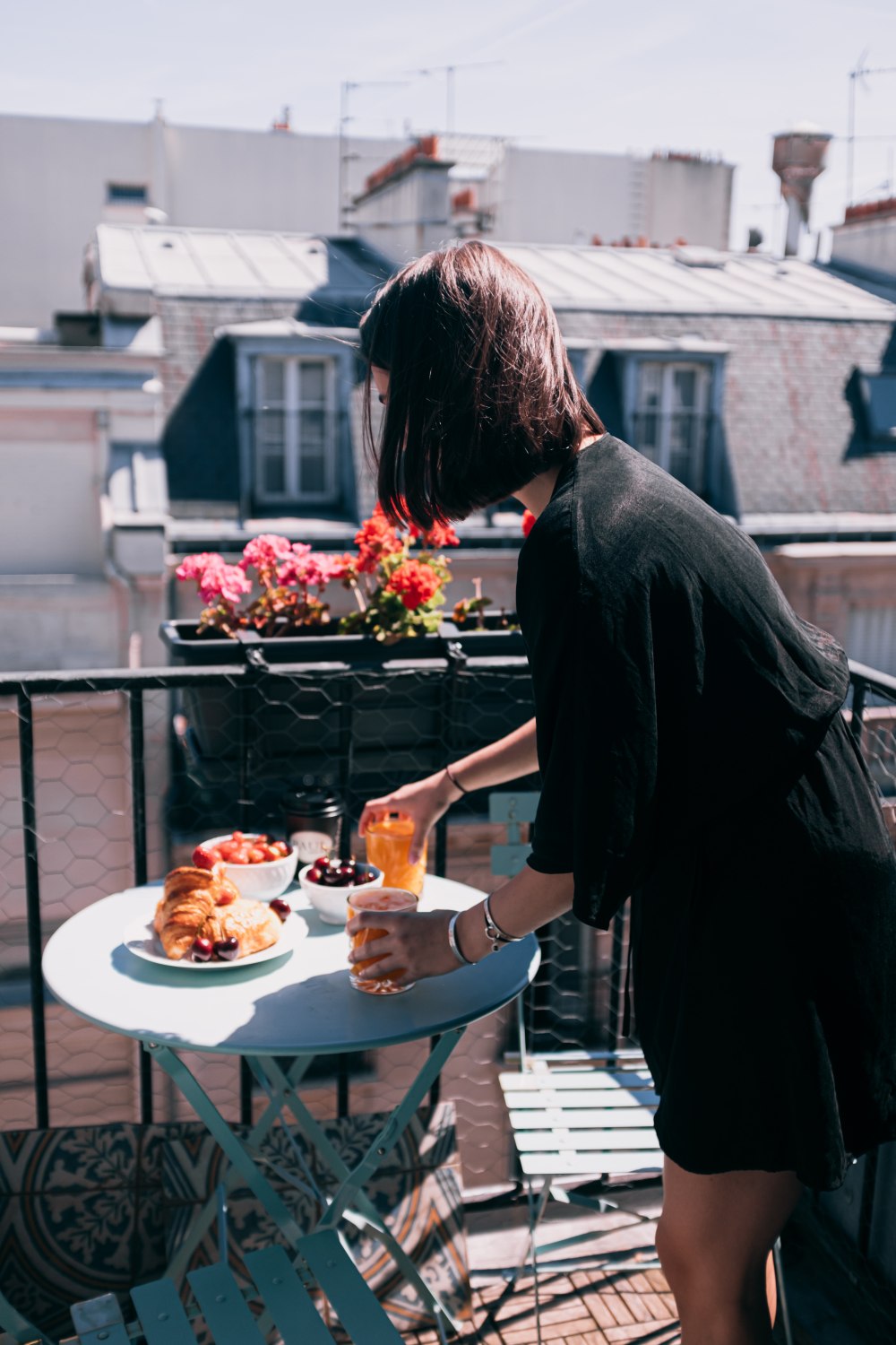 mały balkon zdjęcia, pomysły na mały balkon, meble na małym balkonie