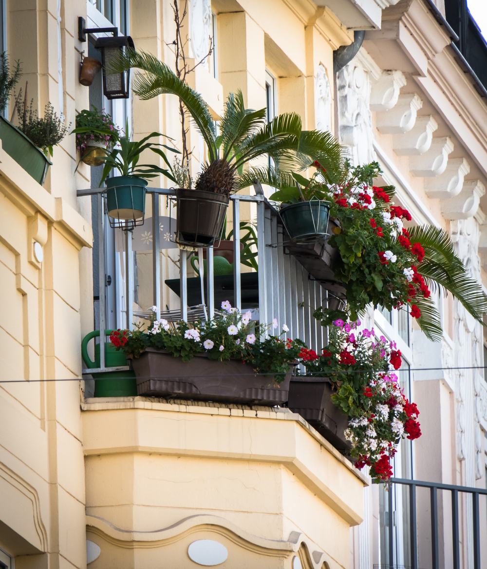 jak chronić balkon przed wodą, przeciekający balkon, wilgoć na balkonie