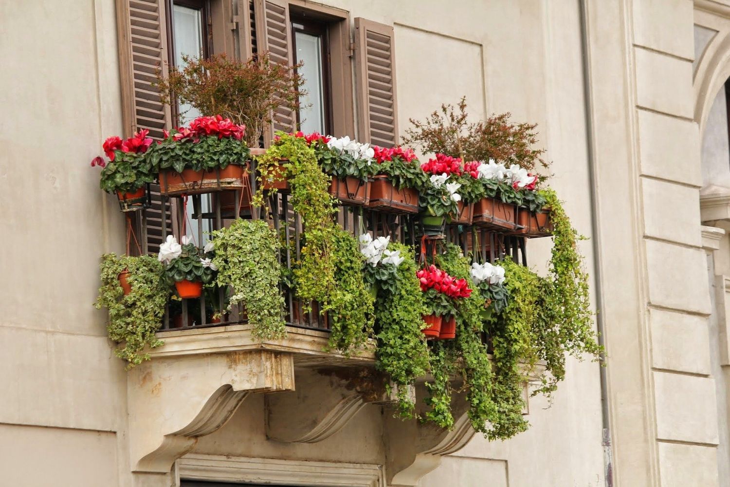 jak urządzić mały balkon