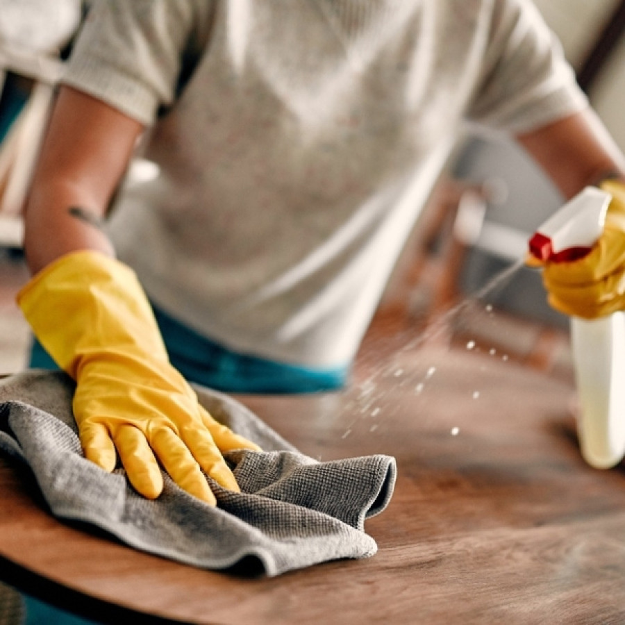 Świąteczne sprzątanie bez stresu. Plan na 7 dni, kt&oacute;ry naprawdę działa