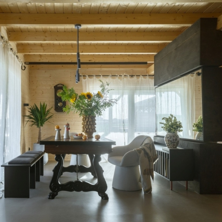 Porzuciła Warszawę na każdy weekend. Zobacz, jak urządziła dom obok mamy na Kaszubach