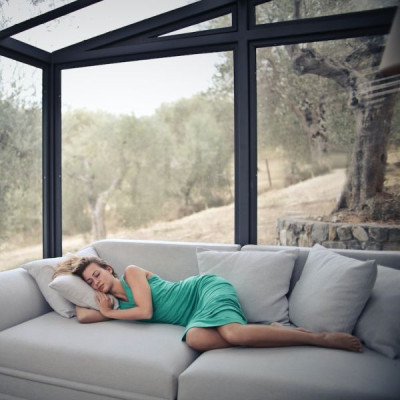 Sofa – praktyczny mebel w dobrym stylu. Jak dobierać?