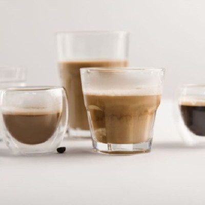 Szklanki do kawy i ich wpływ na smak napoju
